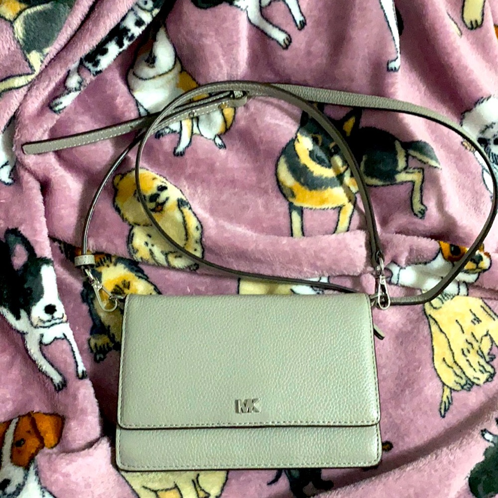 Michael Kors Jet Set smartphone convertible